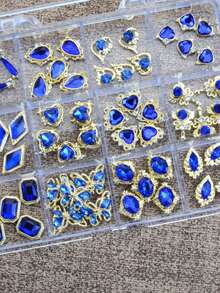 Decoraciones de arte de uñas de 12 cuadrículas: Corazón, Diamante, Niña linda, Varita mágica, Mariposa, Octágono, Conjunto azul real – Decoraciones de uñas cuadradas para mujeres, Decoraciones de uñas de belleza, Arte de uñas DIY, Uñas largas y puntiagudas, Decoraciones de uñas de verano, Encantos de uñas - Multicolor - Ver 2