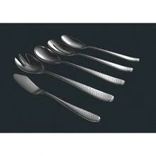 - Juego de 10 piezas para servir, 18 10, juego de azafata de acero inoxidable, cuchara para servir, cuchara para servir ensalada/tenedor, cuchillo para mantequilla, juego Fidenza martillado, - 10-Piece Matte Serving Set + Martillado mate - Ver 4