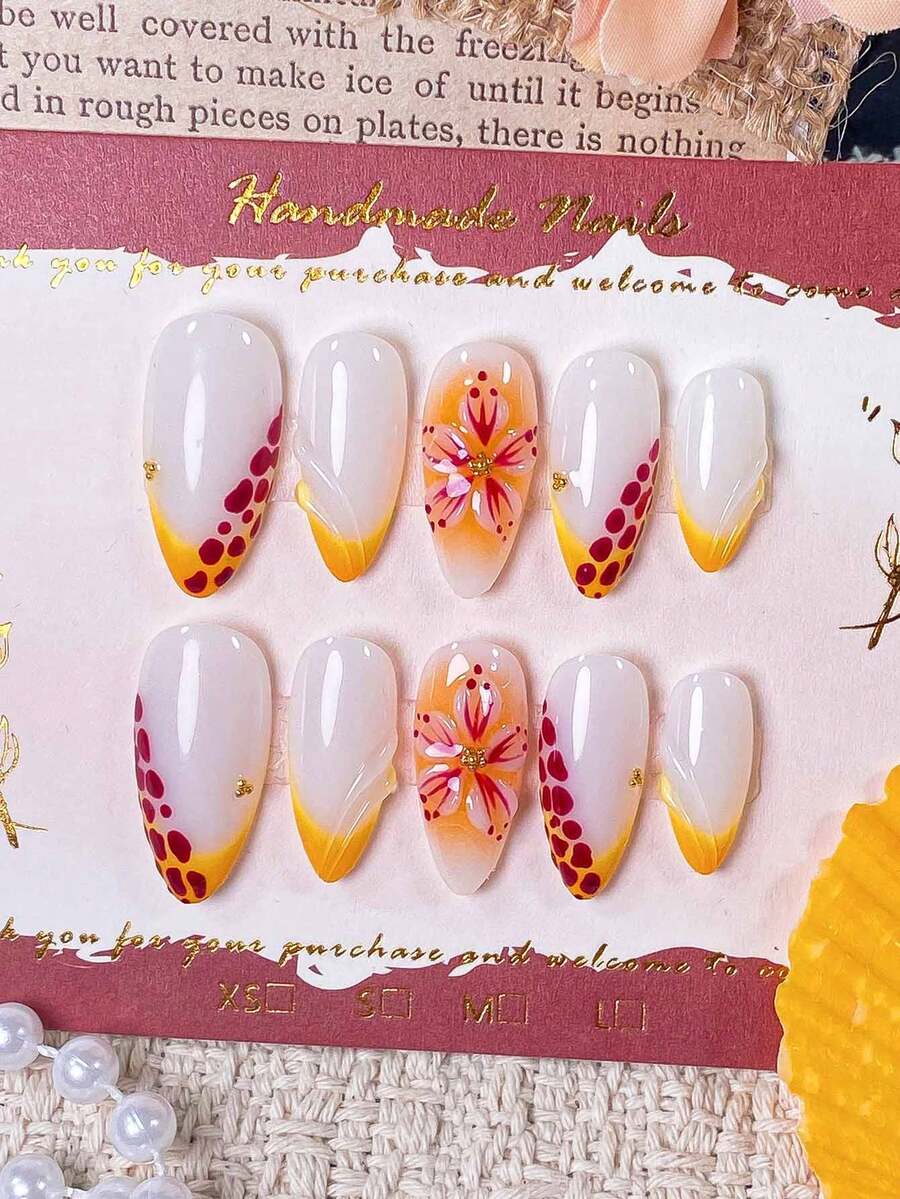 10片手工杏仁形美甲貼,白色底色,橘色法式邊,紅色波點,橘色腮紅,精緻雕花,金色鋼珠,高端時尚優雅,適合女性與女孩日常聚會 - 橘色 - 查看 1
