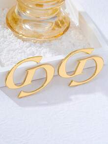 1 Pair Popular Versatile Retro Letter-Shaped Stud Earrings - Golden - View 3