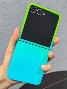 Funda de teléfono con bloque de color degradado magnético, compatible con Samsung Galaxy Z Flip 7 Z Flip6 ZFlip 5 ZFlip4 ZFlip 3 5G, admite carga inalámbrica, funda trasera de silicona líquida suave - Verde + Azul - View 2