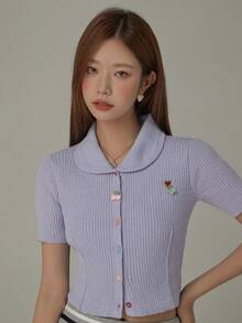 CHUU 彩虹鈕扣翻領針織毛衣 女款 春秋款 心形刺繡 羅紋修身 極簡性感上衣 - 紫色 - 查看 3