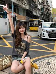 街頭風嘻哈印花不對稱單肩短袖女款夏季辣妹黑色上衣休閒T恤 - 深灰色 - 查看 4
