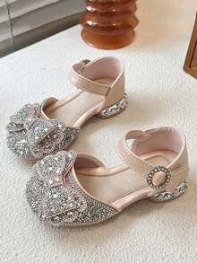 1 par de sandalias con lazo de strass plateado para niñas/niños, con suela blanda antideslizante, zapatos de princesa con cierre de gancho y bucle, transpirables para rendimiento/baile - Rosa - Ver 2