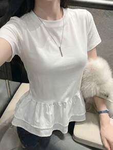 女款白色短袖蕾絲下擺T恤，標準肩寬，圓領，夏季上衣 - 白色 - 查看 4
