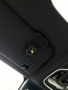 1 pieza Bolsa de almacenamiento para coche, soporte multifuncional de moda para gafas, diseño compacto que ahorra espacio, ranuras duales para tarjetas, cierre magnético fuerte, acceso conveniente, accesorio práctico para el interior del coche - Montado en el coche - Ver 23