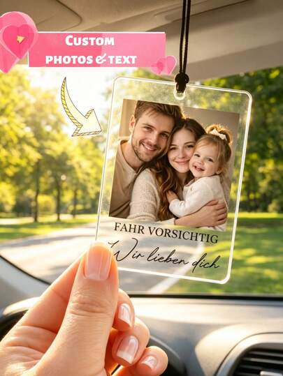 Décoration suspendue personnalisée pour rétroviseur de voiture en acrylique, peut être personnalisée avec vos propres photos et texte de bénédiction. Le matériau acrylique de haute transparence est léger et durable, l'impression est claire et durable sans s'estomper, peut afficher de précieuses photos de famille, de couples, d'amis et peut être associé à divers messages.