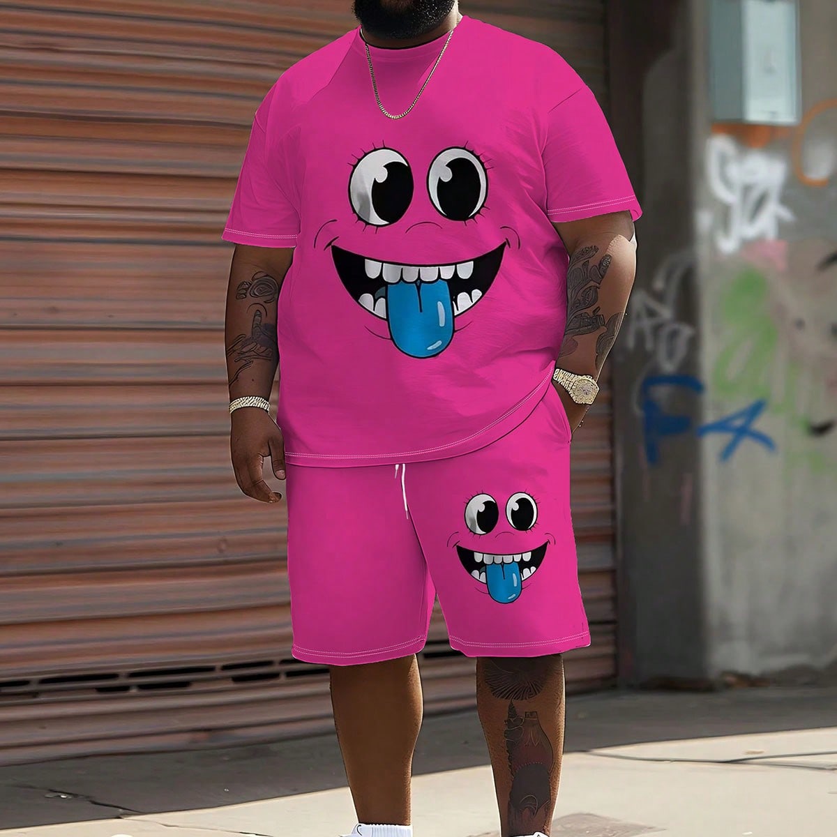 Conjunto deportivo de hombre de estilo urbano casual con diseño de serie de dibujos animados "Expresión divertida de contraste rosa" - Tela de punto