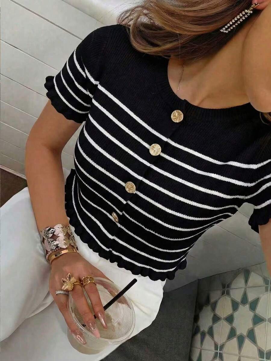 女士夏季鈕扣耳飾設計邊緣奶油黃針織上衣 優雅休閒短袖針織上衣 - 黑與白 - 查看 1