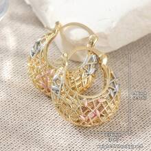 Hollow Floral Gold-Tone Hoop Earrings, Simple And Versatile, Suitable For Daily Commute, Party Gatherings, Classic Versatile Earrings For Women - Gold - View 3