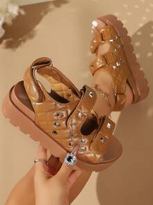 Sandalias de plataforma para mujer de unicolor, estilo punk, casual de playa para vacaciones al aire libre, con cierre de gancho y bucle y remaches, para usar en casa - Marrón - Ver 2