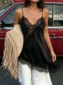 Camiseta de tirantes para mujer con escote en V profundo, encaje negro y patchwork, estilo francés sensual, para usar sola con jeans de cintura alta o faldas, look casual de verano tipo bombshell - Negro - Ver 4