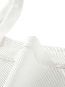 Conjunto de Camisola Corta de Cuello Cuadrado Acanalado Blanco Versátil para Uso Interior/Exterior & Pantalones Cortos Deportivos Retro para Mujer - Blanco y Negro - Ver 6
