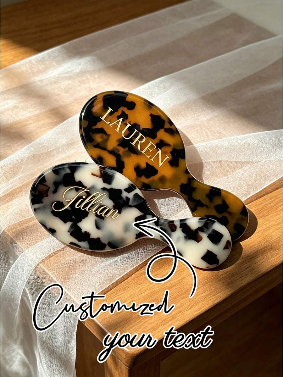 Sisir Rambut Mini Kustom dengan Nama yang Dipersonalisasi, Sisir Dompet Terukir, Hadiah untuk Pengiring Pengantin, Hadiah untuknya, Penyimpanan Perjalanan, Suvenir Pernikahan, Hadiah Ulang Tahun, Hadiah yang Berkesan - MultiWarna - View 1