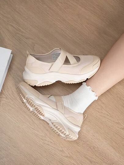 Skechers Giày thể thao nữ MOONHIKER Mary Jane khóa dán, giày casual nhẹ và thoải mái, thích hợp đi làm hàng ngày 177602-NAT