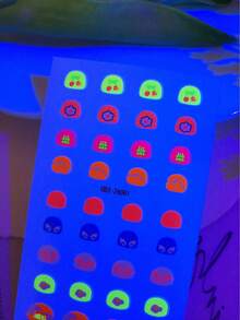 1 pieza Pegatinas de arte de uñas fluorescentes con patrón divertido, diseño de color macaron, crea fácilmente un estilo de arte de uñas fresco y dulce para niños, adecuado para cumpleaños, fiesta de graduación, uso diario y otras ocasiones - Multicolor - Ver 7