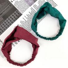 3pcs/Set Suede Velvet Headband For Women, Cross-Over Minimalist Solid Color Headband For Girls Summer Hair Accessories - Black, Green, Red - View 10