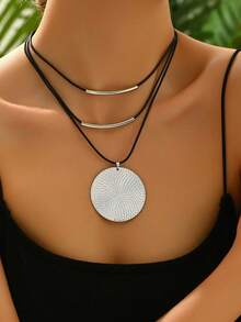 1pc Vintage Personalized Multi-Layer Metal Tube Round Textured Large Disc Pendant Necklace For Women, Elegant And Exquisite, Suitable For Various Occasions - Silver - View 3