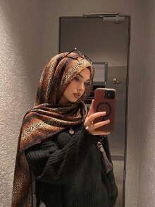 1件女款圍巾，波希米亞豹紋頭巾，輕盈透氣，適合日常配戴 - 黑棕色 - 查看 3