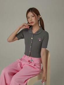 CHUU 彩虹鈕扣翻領針織毛衣 女款 春秋款 心形刺繡 羅紋修身 極簡性感上衣 - 灰色 - 查看 4