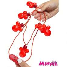 Minnie [組合省錢] 迪士尼米妮滑鼠髮飾蝴蝶結 & 紅色耳朵髮箍 & 發光項鍊套裝組合 – 防滑固定、舒適全天佩戴、安全夾扣設計、髮飾配件、服裝配件、兒童完美禮物、米妮滑鼠粉絲禮物、生日派對 & 度假伴手禮 - 彩色 - 查看 9