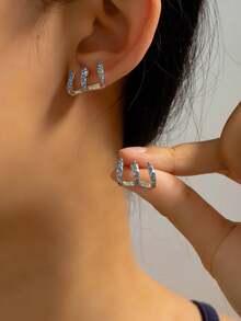 1 Pair Niche Design 3-Prong Ear Clips, High-End Minimalist Curved Arc High-Quality Stud Earrings - Baby Blue - View 1