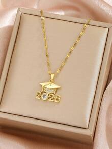 1 Stück personalisierte modische herzförmige Abschlusskappe Kupfer eingelegte Zirkonia Edelstahl Kette Halskette, geeignet für Klassenkameraden, Freunde, Kinder, Jungen, Mädchen, Söhne, Töchter, Geschwister Abschlusssaison Geschenk - Gold - Übersicht 4