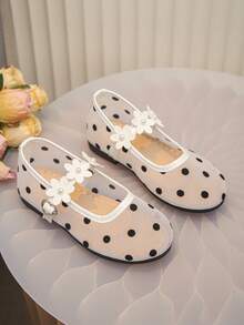 1 par de zapatos planos de malla con flores lindos para niños, tela de malla transpirable y cómoda, adecuados para niños de 3-12 años para uso en interiores/exteriores - Blanco - Ver 3