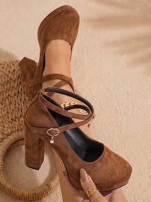 planare Escarpins à talons épais élégants et à la mode pour femmes en marron, avec une sangle réglable et une boucle. Portables et stables pour un usage décontracté, en soirée, en rendez-vous, pour les trajets quotidiens. Talons hauts élégants et gracieux pour dames - Tabac - Voir 1