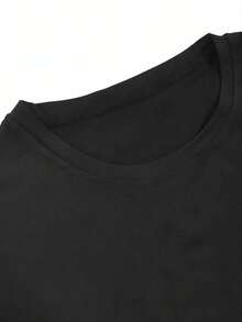 Funny Skeleton Waiting Something To Happen On Oak Island T-Shirt - Black - View 3