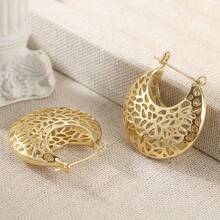 Minimalist Retro Hollow Round Hoop Earrings, Exquisite And Delicate Craftsmanship; Suitable For Daily Commute, Travel, Vacation, Party Occasions, Versatile Women's Jewelry Accessory - Gold - View 4