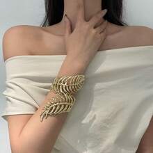 1pc Elegant Fashion Exaggerated Personalized Creative Versatile Niche High-End Exquisite Hollow Leaf Bangle Suitable For Women's Daily Wear - Gold - View 1