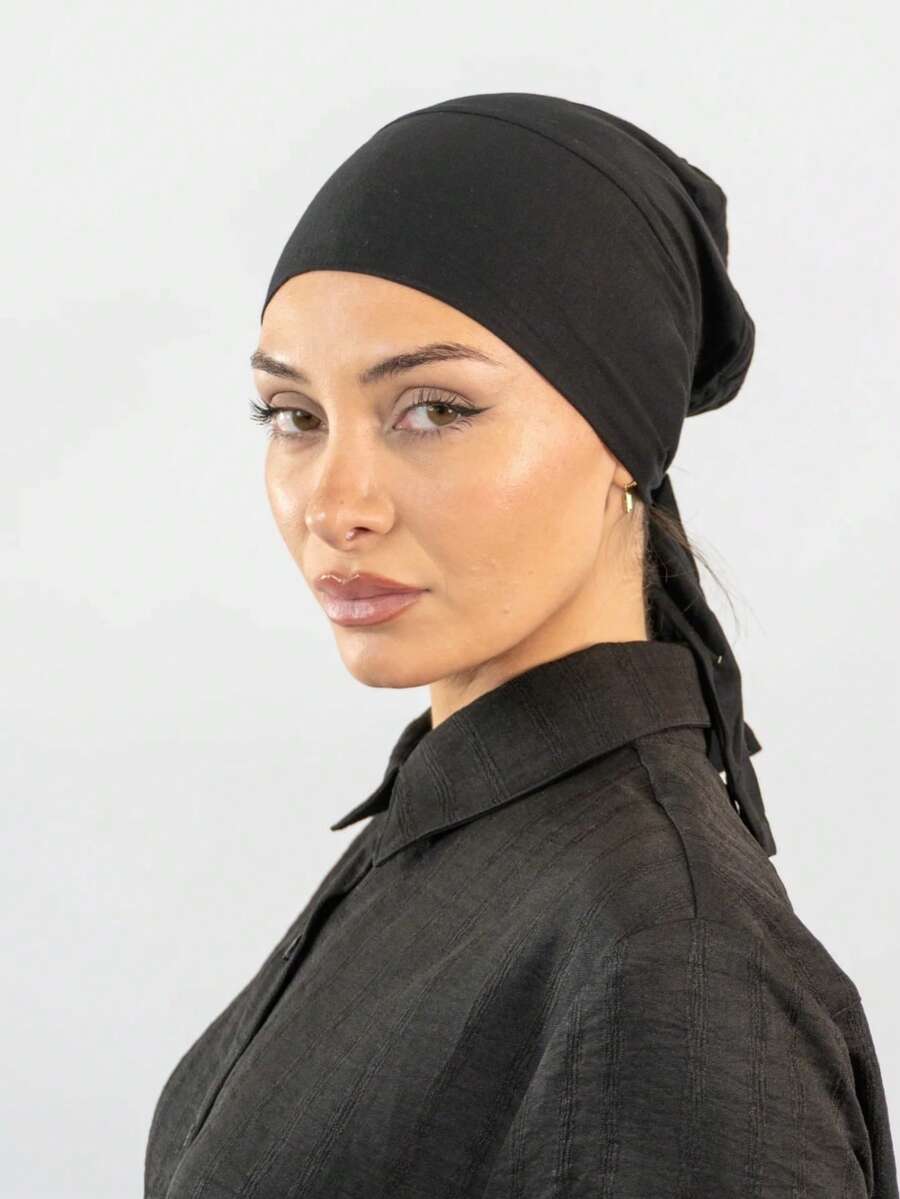 1 pieza Gorro interior con banda elástica incorporada y tiras para atar, suave como la seda, transpirable, absorbente de sudor, elástico, material anti-pilling, adecuado para uso diario como capa base - Negro - Ver 1