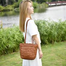 Bolso de Hombro de Cuero Genuino, Nuevo Otoño/Invierno 2023, Bolso Tejido a Mano Vintage, Estilo Bosque Hueco para Mujer - Café - Ver 4