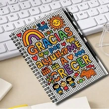 1套可愛童趣風2D封面螺旋線圈筆記本組，印有「GRACIAS POR AYUDAME A CRECER」及其他彩色文字與圖案。100頁大容量，50張。附贈配套筆，適合開學、工作、學習、日記、日常規劃等，也是畢業和生日的貼心禮物選擇。 - H - 查看 2