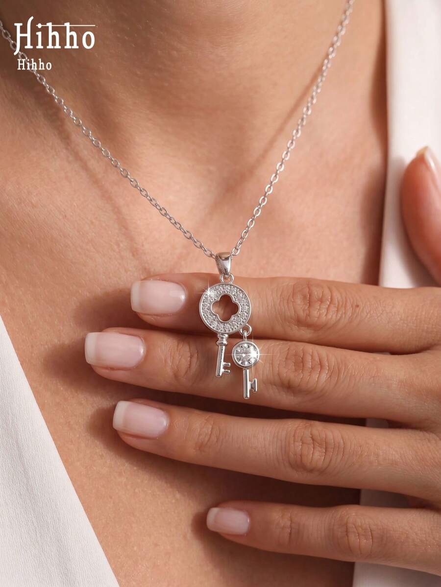 Hihho 1 pieza Collar con colgante de llave, diseño único totalmente incrustado de circonita, exquisito y encantador collar de acero inoxidable para mujer, adecuado para viajes, citas, uso diario, regalo de decoración para vacaciones - llave - Ver 1