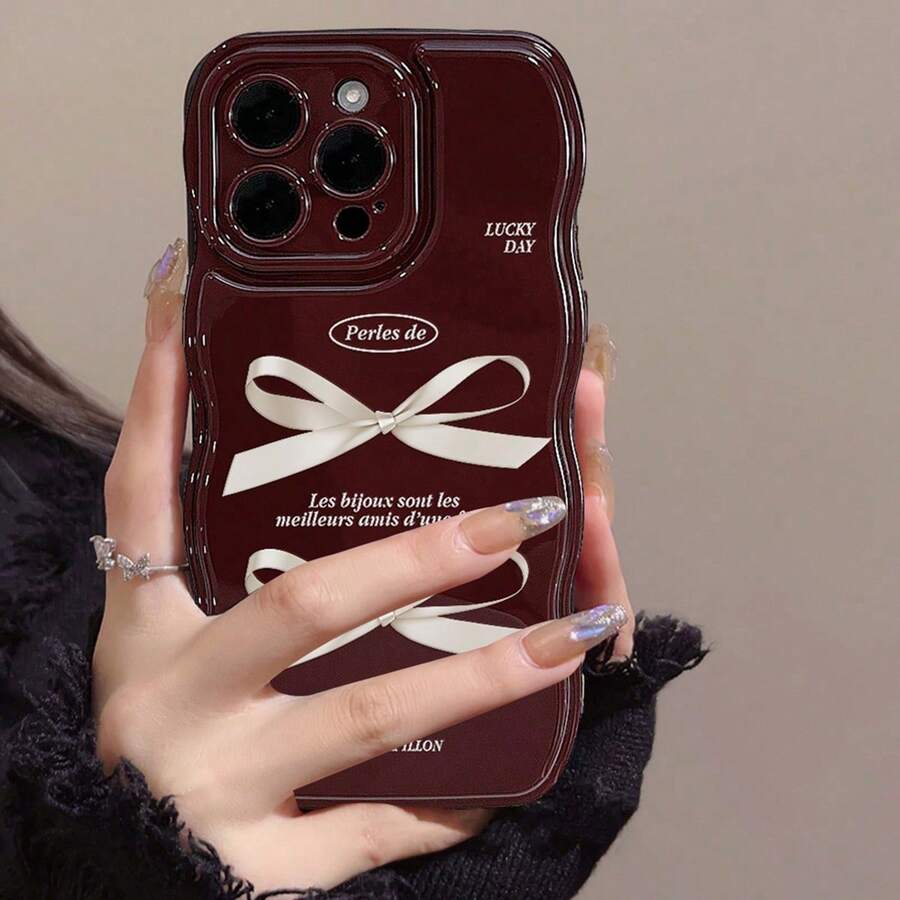 White Bow Element Raspberry Red Wavy Edge French Slogan Fashion Phone Case GUCADI 1pc Raspberry Red & 2pcs White Bow Decor Phone Case Compatible With IPhone Waterproof Shockproof Anti-Fall Scratch Resistant Spring Birthday Gift Party Cases - Multicolor - View 1