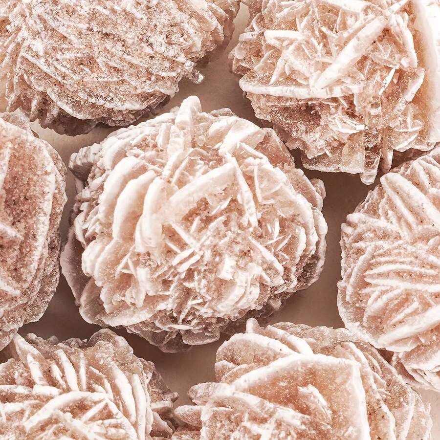 1/2/3/5pcs Natural Desert White Rose Raw Stone, Gypsum Type Natural Raw Stone, DIY Jewelry, Indoor Decor Stone, Aromatherapy Diffuser Stone Crystal, Premium Jewelry Decoration Sample, Bring Good Luck, Meditation Chakra Yoga Crystal, Best Holiday Gift - Natural Desert White Rose Gemstone - View 1