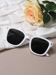 White Retro Square Metal Fashion Sunglasses For Women, Classic Decorative Outdoor Travel Beach Vacation Casual Daily Wear Summer Sun Protection Shading Driving UV Protection Sunglasses - White - View 4