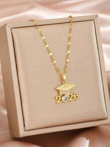 1 Stück personalisierte modische herzförmige Abschlusskappe Kupfer eingelegte Zirkonia Edelstahl Kette Halskette, geeignet für Klassenkameraden, Freunde, Kinder, Jungen, Mädchen, Söhne, Töchter, Geschwister Abschlusssaison Geschenk - Gold - Übersicht 3
