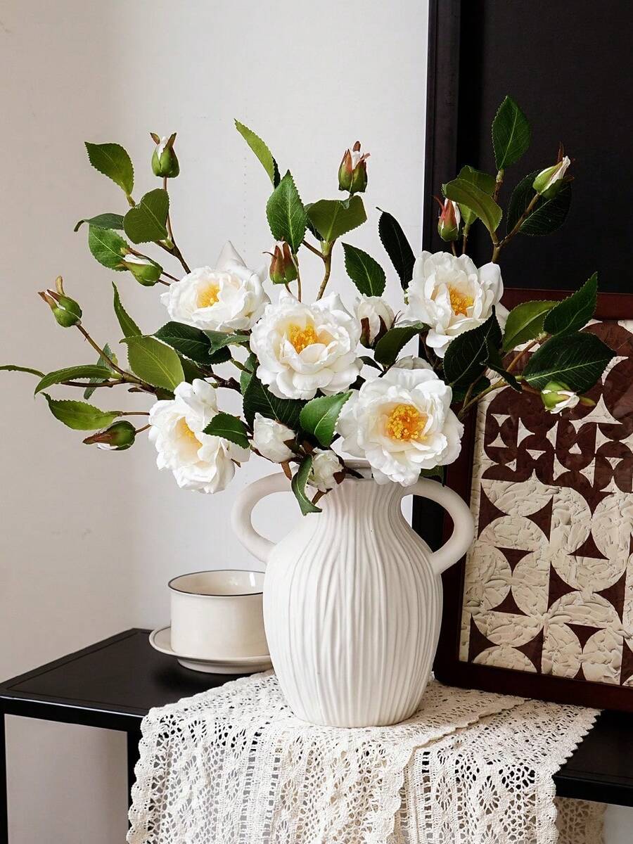 1PC Artificial White Snow Stream Camellia. Suitable For Home And Wedding Decoration, Floral Displays In Dining Rooms, Living Rooms, Bedrooms And Beside Beds. Also Great For Bridal Bouquets, Birthday Party Decor, Holiday And Valentine's Day Gifts.