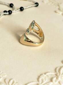 1pc Minimalist Personalized Creative Versatile Niche Design Asymmetrical Hollow Ring Suitable For Women's Daily Wear - Gold - View 3