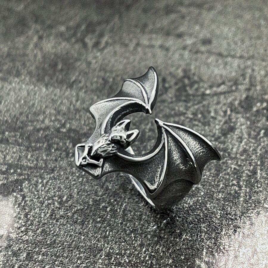 1pc Bat Design Stainless Steel Ring, Fashion Unisex For Halloween, US Size - Black - View 1