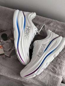 Hoka One One 春夏新款 Bondi 9 路跑鞋,透氣輕量舒適緩震防滑四季通用中性鞋 灰色 - 灰彩色 - 查看 7