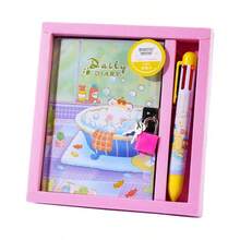 1 Set Patrón Aleatorio (Cuaderno + 1 Bolígrafo de Seis Colores) Cuaderno de Dibujos Animados con Candado, Set Portátil de Bolsillo, 64 Hojas 128 Páginas, Diario de Niña, Esencial para Regreso a Clases, Cuaderno Lindo y Femenino, Pequeño Diario de Estudiante con Candado, Caja de Regalo de Planificador para Niña - Portátiles bloqueados enviados al azar - Ver 3