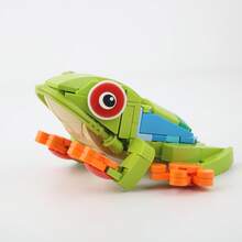 Adorable Tree Frog Building Block Model, MOC Interlocking Set, Creative STEM Building Blocks – DIY Home Decoration Desktop Ornament, Suitable As A Christmas, Holiday, Or Birthday Gift For Boys And Girls Aged 6 And Up. - Multicolor - View 5