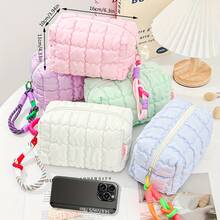 Quilted Toiletry Bag In Macaron Tones, With Woven Handle. Foldable, Spacious, Durable Polyester. - 紅色 - 查看 7