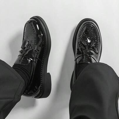 Mocasines estilo británico con borlas para hombre, punta redonda, suela gruesa, sin cordones, holgados, zapatos de cuero casual de negocios, zapatos de cuero charol negro brillante, mocasines de grano para hombre, zapatos casual de negocios sin cordones, zapatos de suela gruesa estilo británico para hombre, para ir al trabajo, caminar, citas, padrino de boda