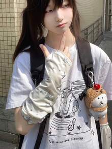 日系動漫海灘女孩印花白色T恤，2D Y2K學院風寬鬆短袖女款上衣，適合學生夏季休閒穿搭 - 白色 - 查看 7