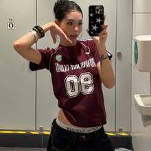 Camiseta deportiva de manga corta con estampado de rayas retro para mujer, top versátil de verano - Rojo - Ver 1